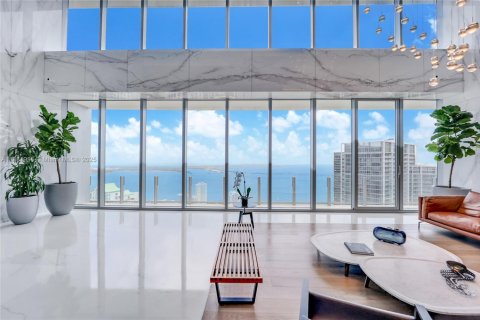 Condo in Miami, Florida, 1 bedroom  № 1924816 - photo 16
