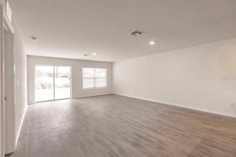 Propiedad comercial en venta en Port Charlotte, Florida, 6 dormitorios, 255.67 m2 № 2215354 - foto 8