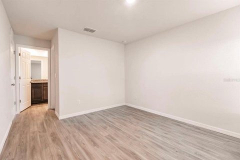 Propiedad comercial en venta en Port Charlotte, Florida, 6 dormitorios, 255.67 m2 № 2215354 - foto 16