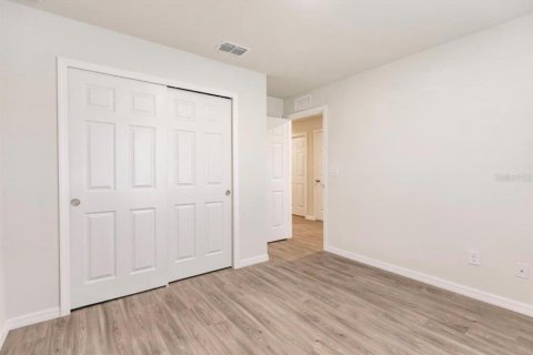 Propiedad comercial en venta en Port Charlotte, Florida, 6 dormitorios, 255.67 m2 № 2215354 - foto 27