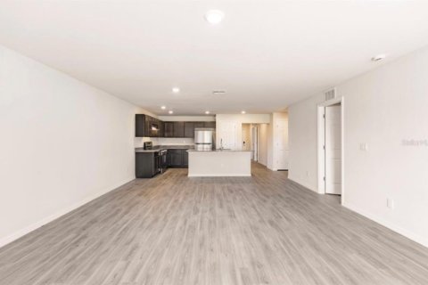 Propiedad comercial en venta en Port Charlotte, Florida, 6 dormitorios, 255.67 m2 № 2215354 - foto 9