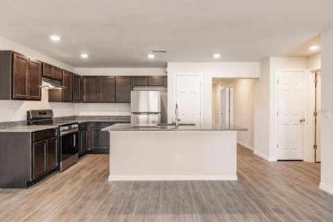 Propiedad comercial en venta en Port Charlotte, Florida, 6 dormitorios, 255.67 m2 № 2215354 - foto 10