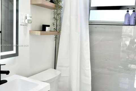 Villa ou maison à louer à Fort Lauderdale, Floride: 4 chambres, 122.91 m2 № 1976776 - photo 24