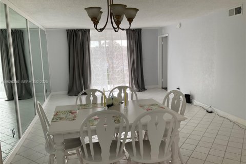 Condominio en venta en Sunrise, Florida, 2 dormitorios, 95.22 m2 № 1986470 - foto 11