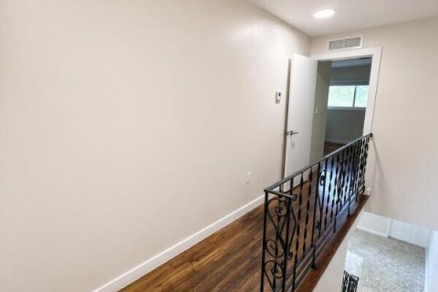 Copropriété à louer à Miami, Floride: 2 chambres, 111.48 m2 № 2420723 - photo 12