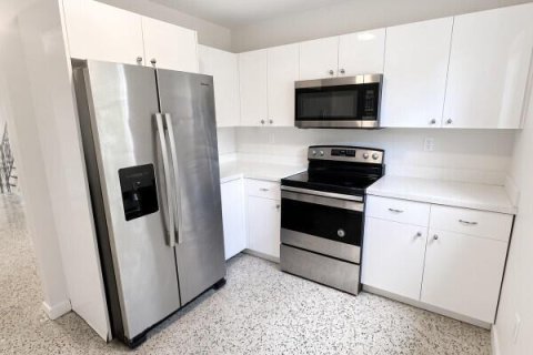 Copropriété à louer à Miami, Floride: 2 chambres, 111.48 m2 № 2420723 - photo 5