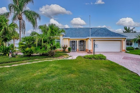 Casa en venta en The Villages, Florida, 3 dormitorios, 157 m2 № 1848035 - foto 1