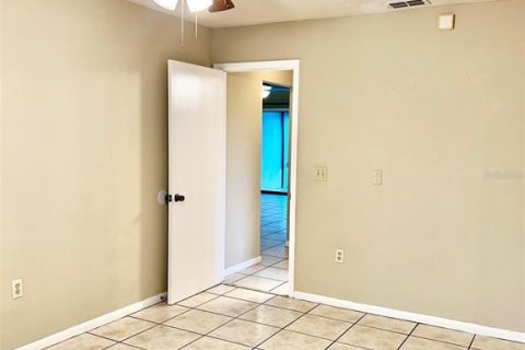 Condo in Orlando, Florida, 2 bedrooms  № 2399536 - photo 20