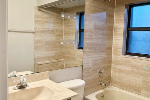 Condo in Orlando, Florida, 2 bedrooms  № 2399536 - photo 21