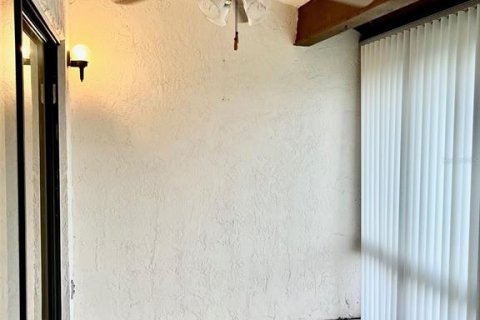 Condo in Orlando, Florida, 2 bedrooms  № 2399536 - photo 23