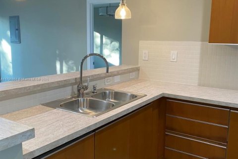 Copropriété à vendre à Miami Gardens, Floride: 3 chambres, 107.02 m2 № 2023176 - photo 15