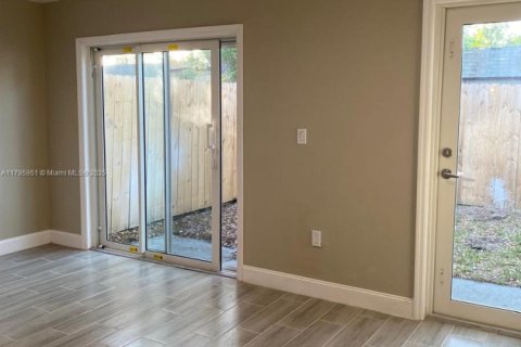 Copropriété à vendre à Miami Gardens, Floride: 3 chambres, 107.02 m2 № 2023176 - photo 6