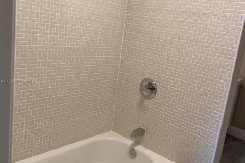 Copropriété à vendre à Miami Gardens, Floride: 3 chambres, 107.02 m2 № 2023176 - photo 19