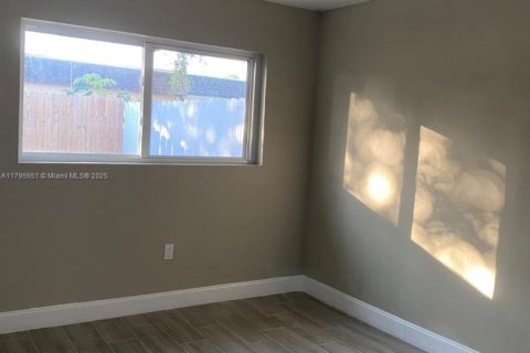 Copropriété à vendre à Miami Gardens, Floride: 3 chambres, 107.02 m2 № 2023176 - photo 13