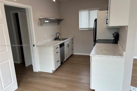 Apartment in Miami Shores, Florida 1 bedroom, 55.74 sq.m. № 1971303 - photo 9