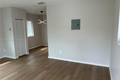 Apartment in Miami Shores, Florida 1 bedroom, 55.74 sq.m. № 1971303 - photo 4
