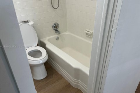 Apartment in Miami Shores, Florida 1 bedroom, 55.74 sq.m. № 1971303 - photo 17