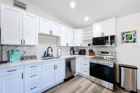 Купить виллу или дом в Тампа, Флорида 4 комнаты, 93.92м2, № 2131741 - фото 16