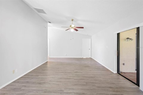 House in Apopka, Florida 2 bedrooms, 145.86 sq.m. № 1832012 - photo 16