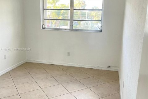 Condo in Miami, Florida, 3 bedrooms  № 2033318 - photo 10