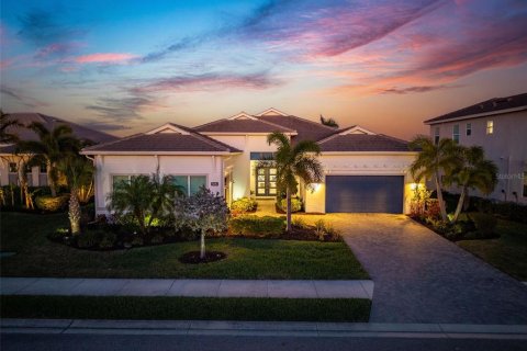House in Lakewood Ranch, Florida 3 bedrooms, 331.29 sq.m. № 2151653 - photo 7