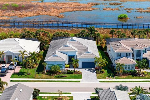 House in Lakewood Ranch, Florida 3 bedrooms, 331.29 sq.m. № 2151653