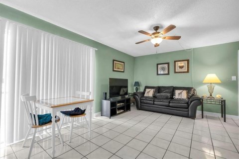 Condominio en alquiler en Clearwater, Florida, 1 dormitorio, 38.09 m2 № 1755092 - foto 3