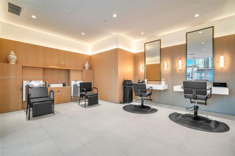 Condominio en alquiler en Miami, Florida, 2 dormitorios, 160.91 m2 № 1964339 - foto 18