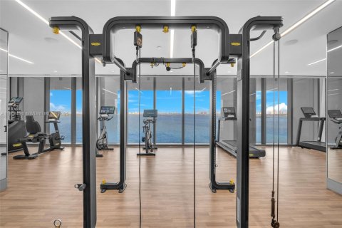 Condominio en alquiler en Miami, Florida, 2 dormitorios, 160.91 m2 № 1964339 - foto 7