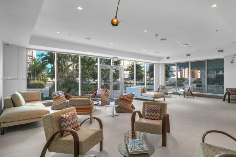Condominio en alquiler en Miami, Florida, 2 dormitorios, 160.91 m2 № 1964339 - foto 6