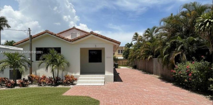 Villa ou maison à Miami, Floride 4 chambres, 150.32 m2 № 2244762