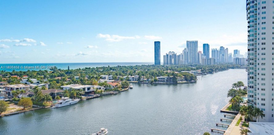 Condominio en Aventura, Florida, 2 dormitorios  № 1739197