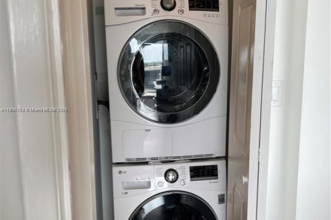 Condominio en alquiler en Aventura, Florida, 2 dormitorios, 106.47 m2 № 1739197 - foto 14