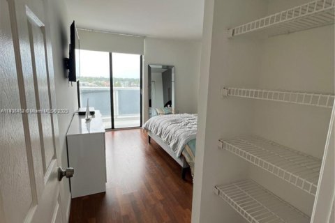 Condominio en alquiler en Aventura, Florida, 2 dormitorios, 106.47 m2 № 1739197 - foto 15