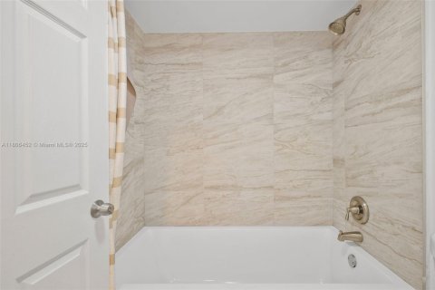 Condominio en alquiler en Aventura, Florida, 2 dormitorios, 106.47 m2 № 1739197 - foto 29