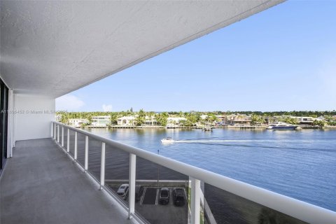 Condominio en alquiler en Aventura, Florida, 2 dormitorios, 106.47 m2 № 1739197 - foto 18