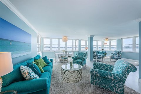 Condominio en venta en Saint Petersburg, Florida, 2 dormitorios, 163.51 m2 № 1561868 - foto 13