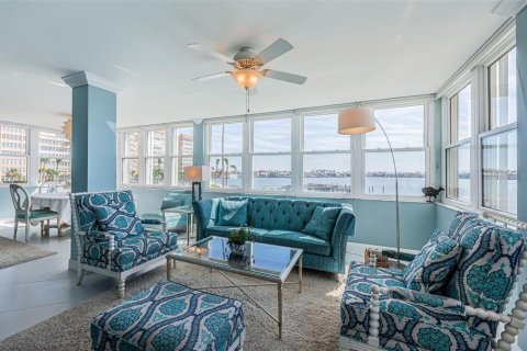 Condominio en venta en Saint Petersburg, Florida, 2 dormitorios, 163.51 m2 № 1561868 - foto 5