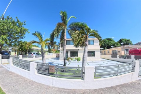 Снять в аренду квартиру в Хайалиа, Флорида 2 спальни, 77.29м2, № 1941296 - фото 2