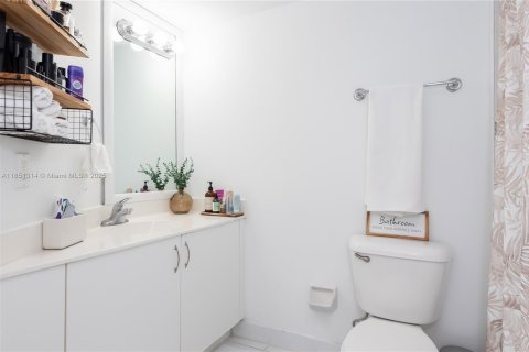 Condo in Miami, Florida, 2 bedrooms  № 1887284 - photo 28