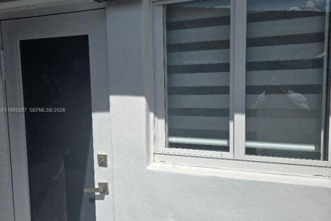 Immobilier commercial à Miami, Floride 1 chambre, 46.45 m2 № 2068081