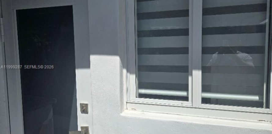 Immobilier commercial à Miami, Floride 1 chambre, 46.45 m2 № 2068081