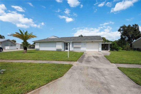 Casa en venta en North Port, Florida, 3 dormitorios, 147.25 m2 № 2383942 - foto 2