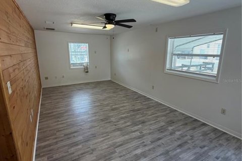 Apartamento en alquiler en Fruitland Park, Florida, 1 dormitorio, 130.06 m2 № 2099307 - foto 12