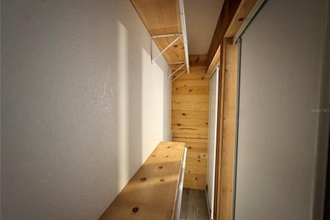 Apartamento en alquiler en Fruitland Park, Florida, 1 dormitorio, 130.06 m2 № 2099307 - foto 9