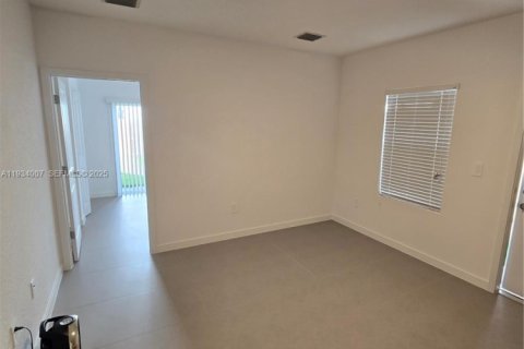 Immobilier commercial à louer à Naranja, Floride: 1 chambre № 1992261 - photo 6