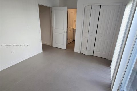 Immobilier commercial à louer à Naranja, Floride: 1 chambre № 1992261 - photo 8