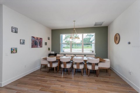 Villa ou maison à vendre à Deltona, Floride: 5 chambres, 287.72 m2 № 1803787 - photo 4