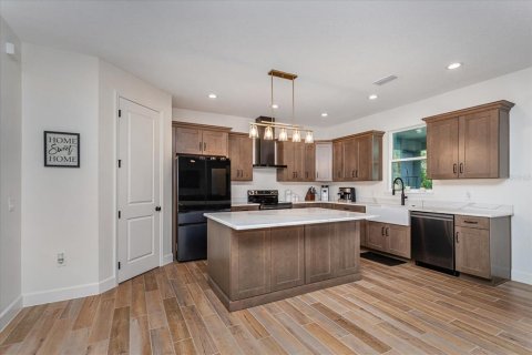 Villa ou maison à vendre à Deltona, Floride: 5 chambres, 287.72 m2 № 1803787 - photo 8