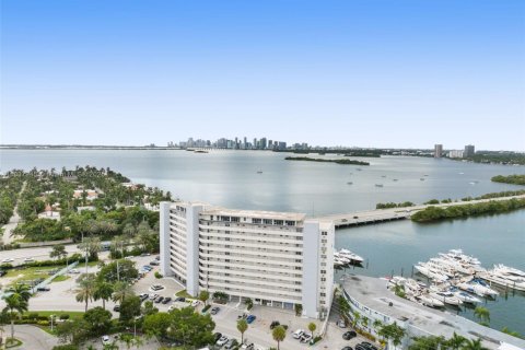 Condo in North Bay Village, Florida, 1 bedroom  № 1823596 - photo 19
